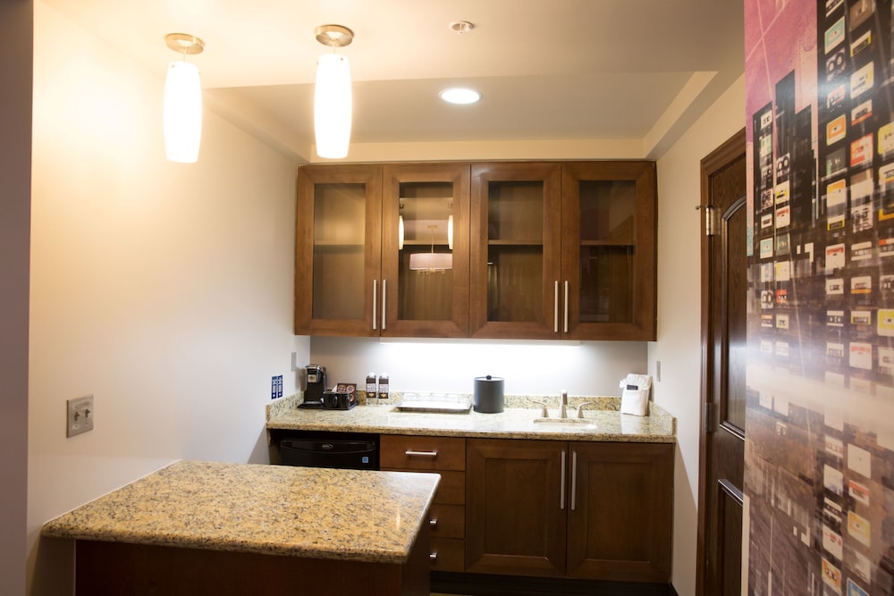 hard rock hotel and casino tulsa