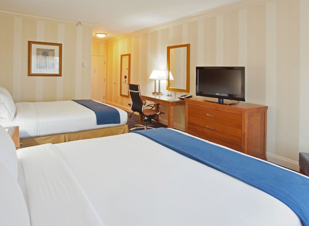 holiday inn express hotel and suites santa cruz by ihg