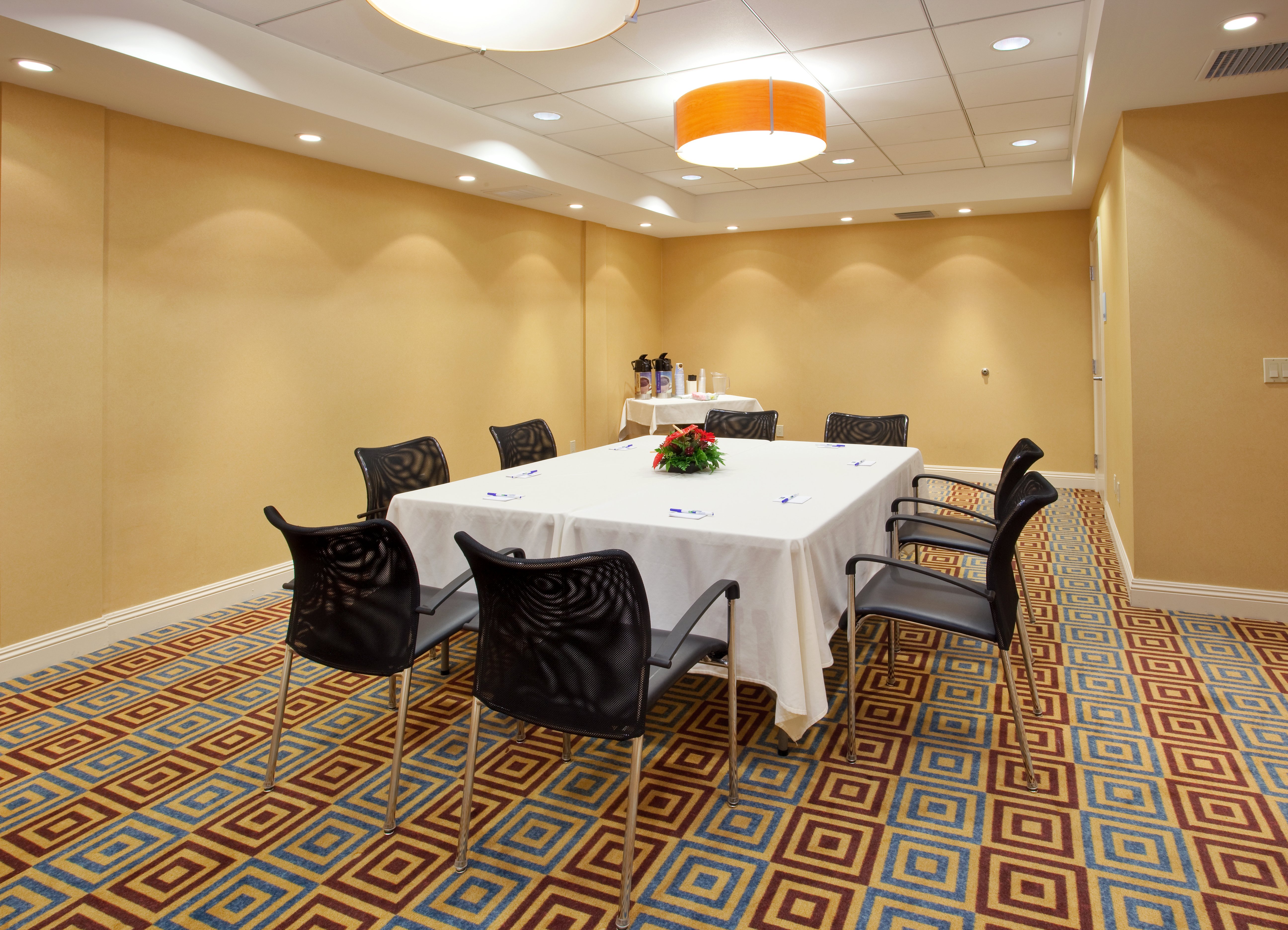 holiday inn express hotel and suites santa cruz by ihg