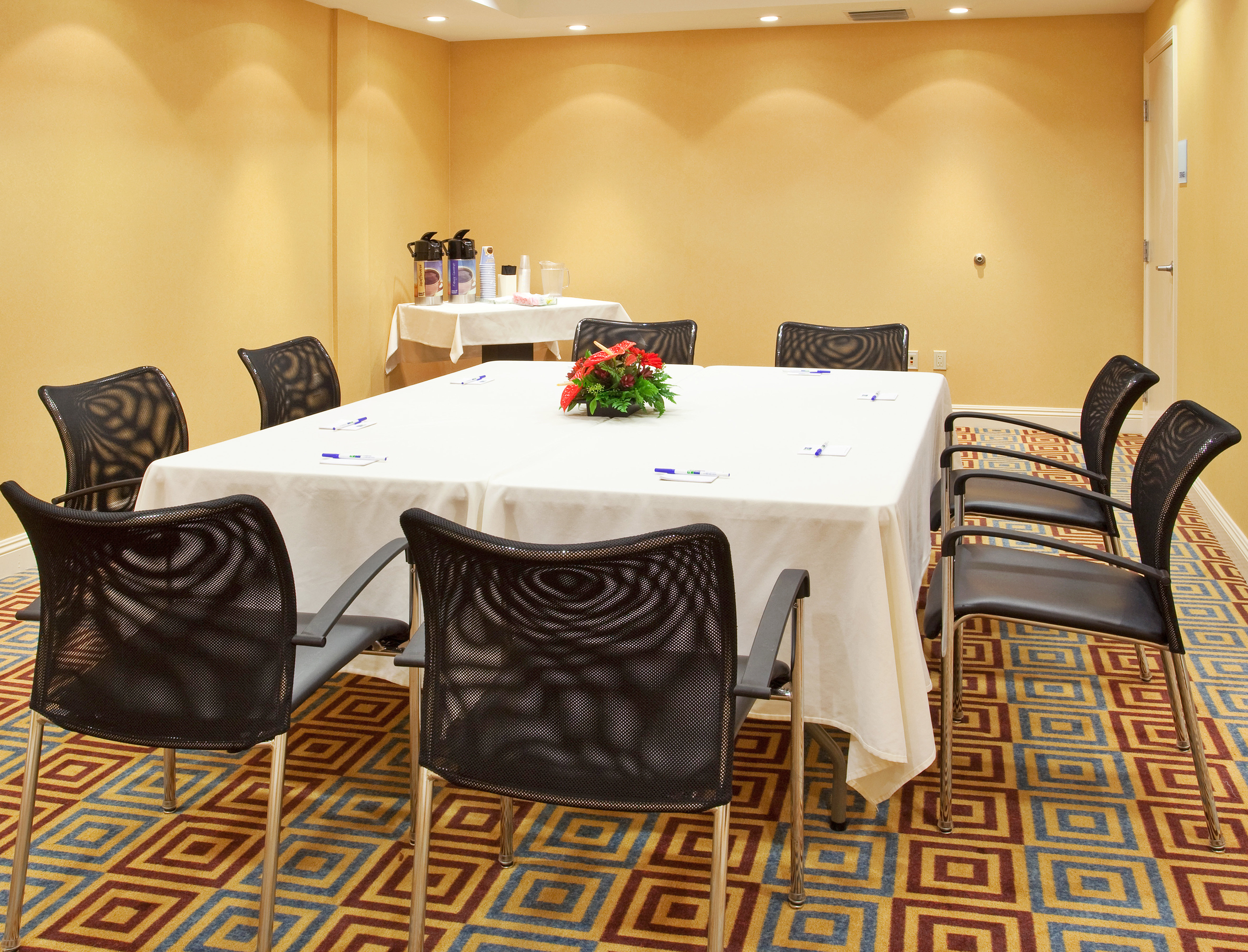 holiday inn express hotel and suites santa cruz by ihg