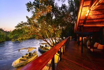 ichingo chobe river lodge