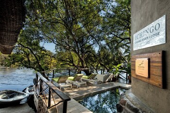 ichingo chobe river lodge