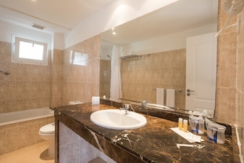 arena suite hotel