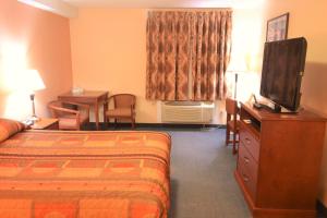 aurora park inn and suites