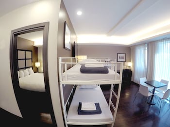 M Montreal - Hostel,Quebec>>Montreal,2 star