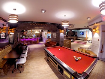 M Montreal - Hostel,Quebec>>Montreal,2 star