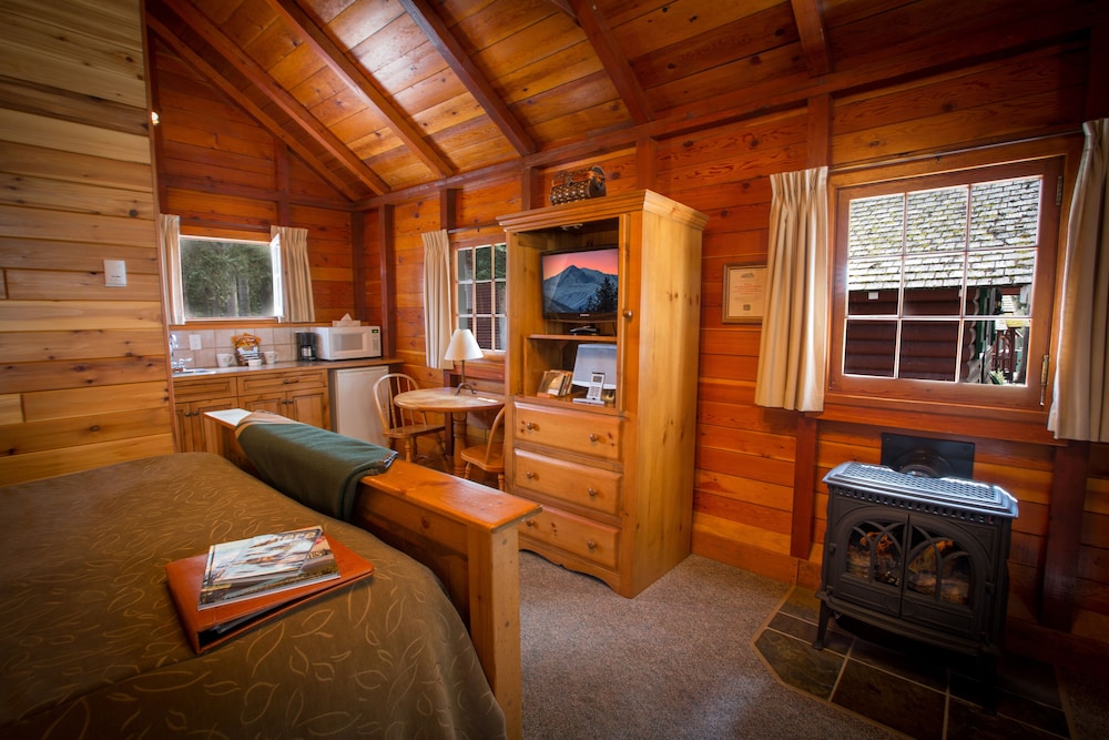 paradise lodge and bungalows