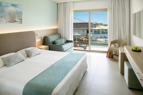 asterias beach hotel