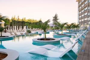 asterias beach hotel