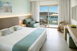 asterias beach hotel