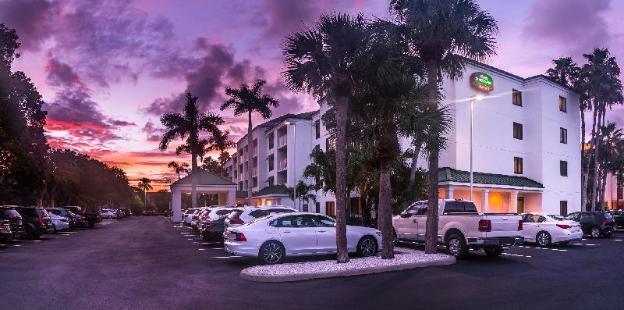 courtyard by marriott naples