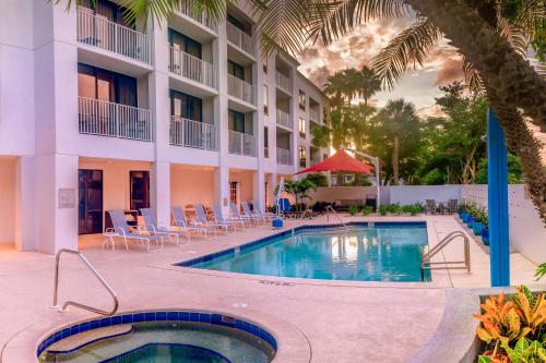 courtyard by marriott naples