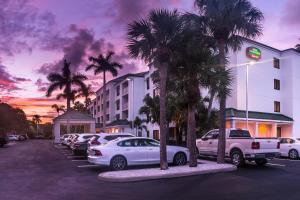 courtyard by marriott naples