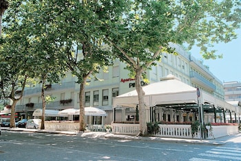pineda aparthotel