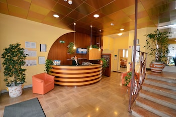 pineda aparthotel