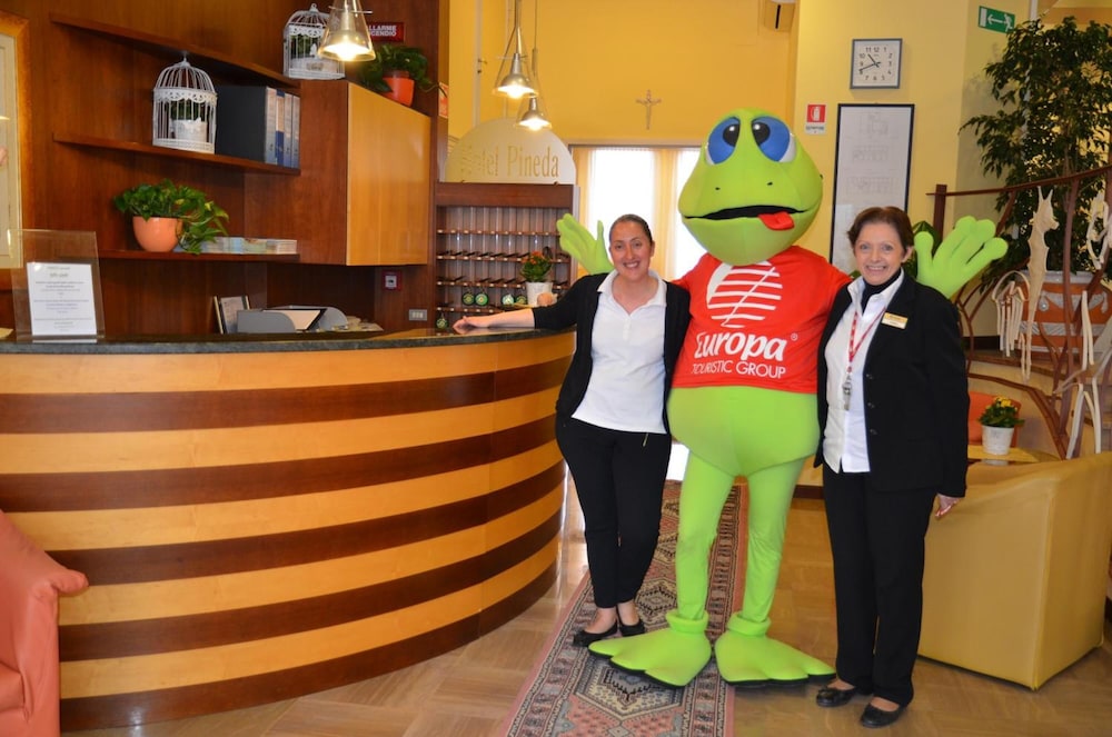 pineda aparthotel