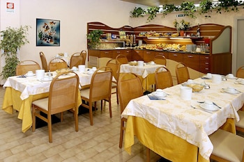 pineda aparthotel