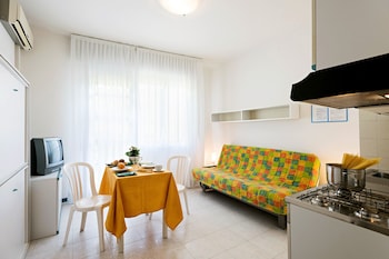 pineda aparthotel