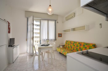 pineda aparthotel