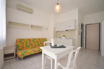 pineda aparthotel