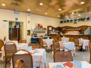 pineda aparthotel