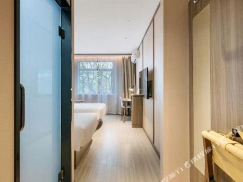 hanting hotel hangzhou central wulin square metro station