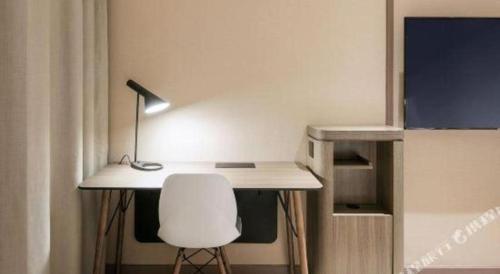 hanting hotel hangzhou central wulin square metro station