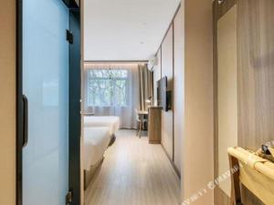 hanting hotel hangzhou central wulin square metro station