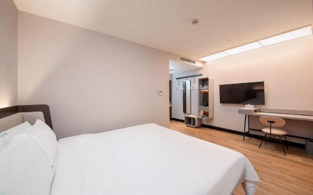 hanting hotel shangnan rd metro station shanghai