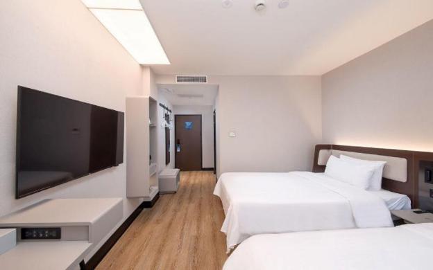 hanting hotel shangnan rd metro station shanghai