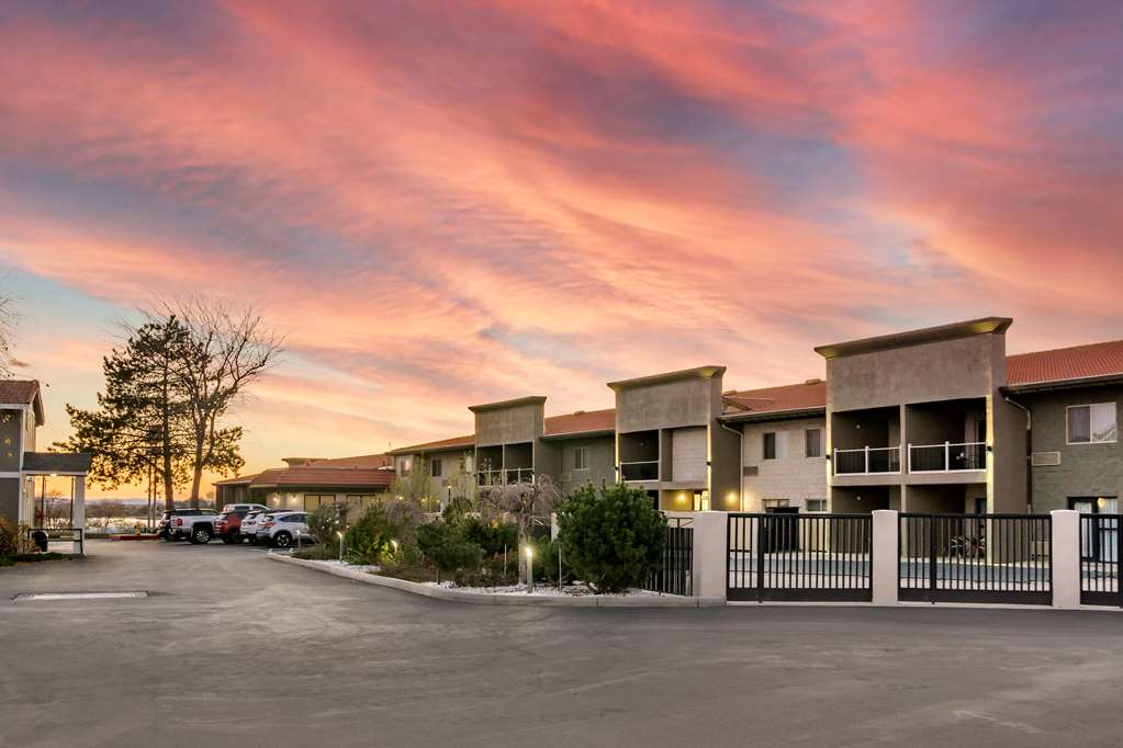 best western plus lake front hotel