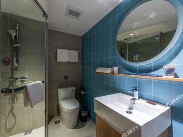 home inn nanchang bayi square