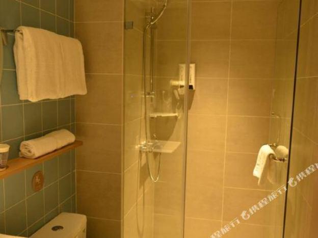 home inn nanchang bayi square