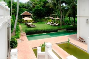 satri house