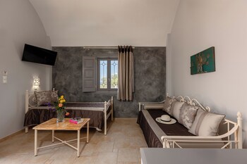 polydefkis hotel