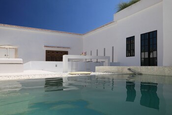 Hotel-Img