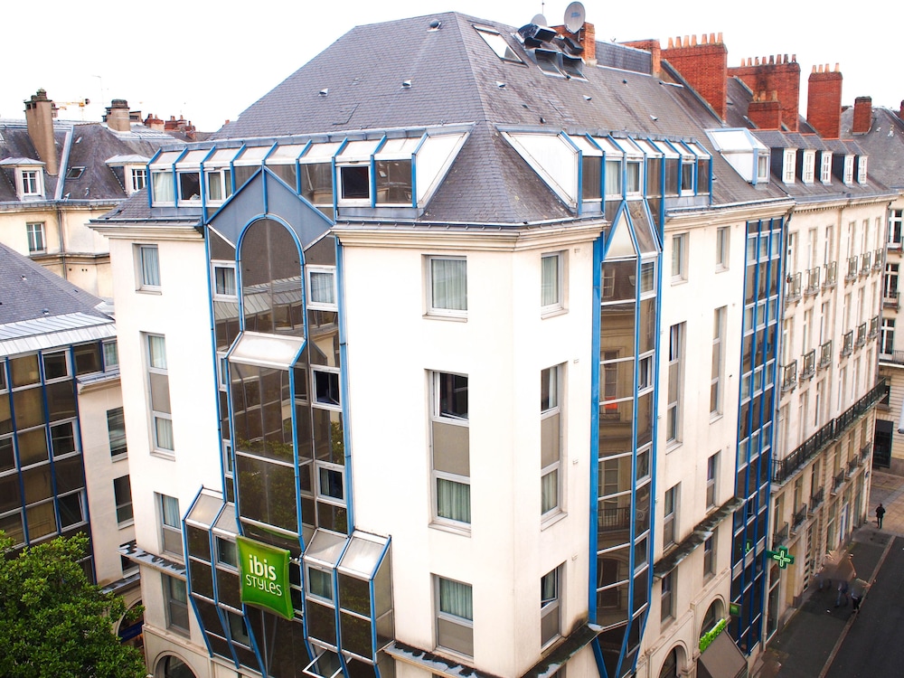 ibis styles nantes centre place royale