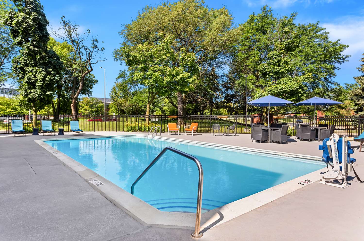 hampton inn chicago naperville