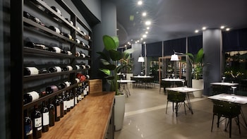 holiday inn nola naples vulcano buono