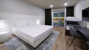 holiday inn nola naples vulcano buono