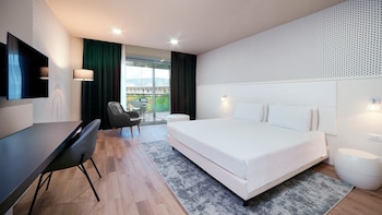 holiday inn nola naples vulcano buono