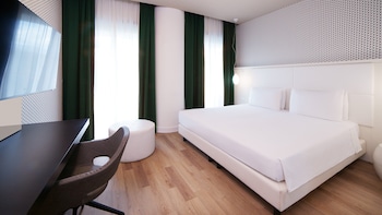 holiday inn nola naples vulcano buono
