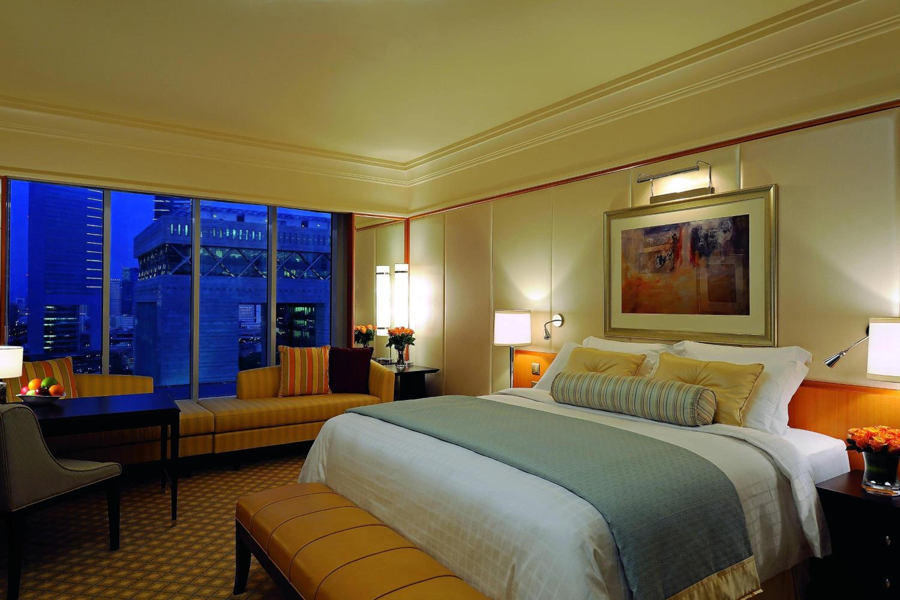 the ritz carlton dubai international financial centre