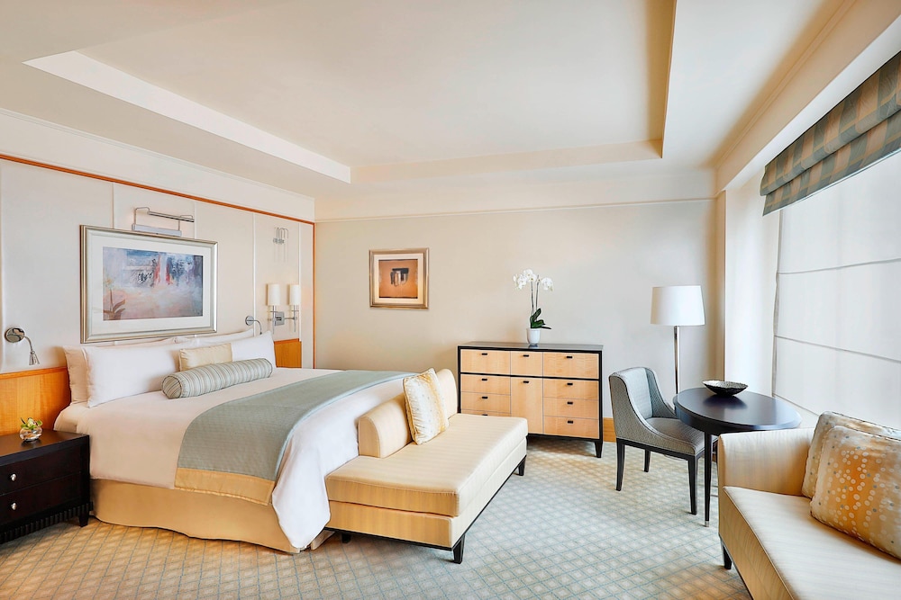 the ritz carlton dubai international financial centre