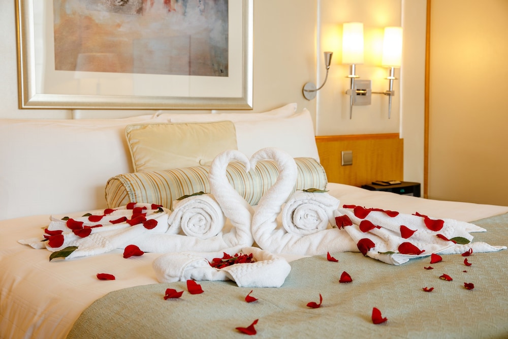 the ritz carlton dubai international financial centre
