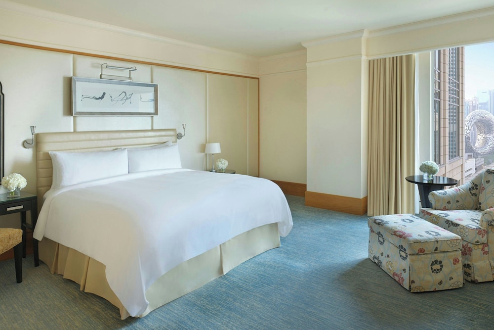 the ritz carlton dubai international financial centre