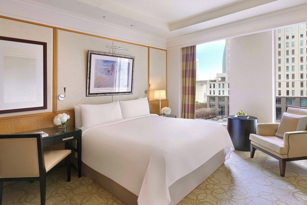 the ritz carlton dubai international financial centre