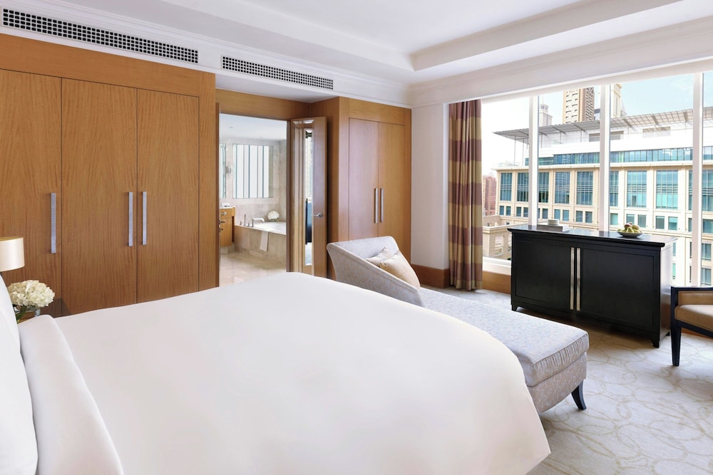 the ritz carlton dubai international financial centre