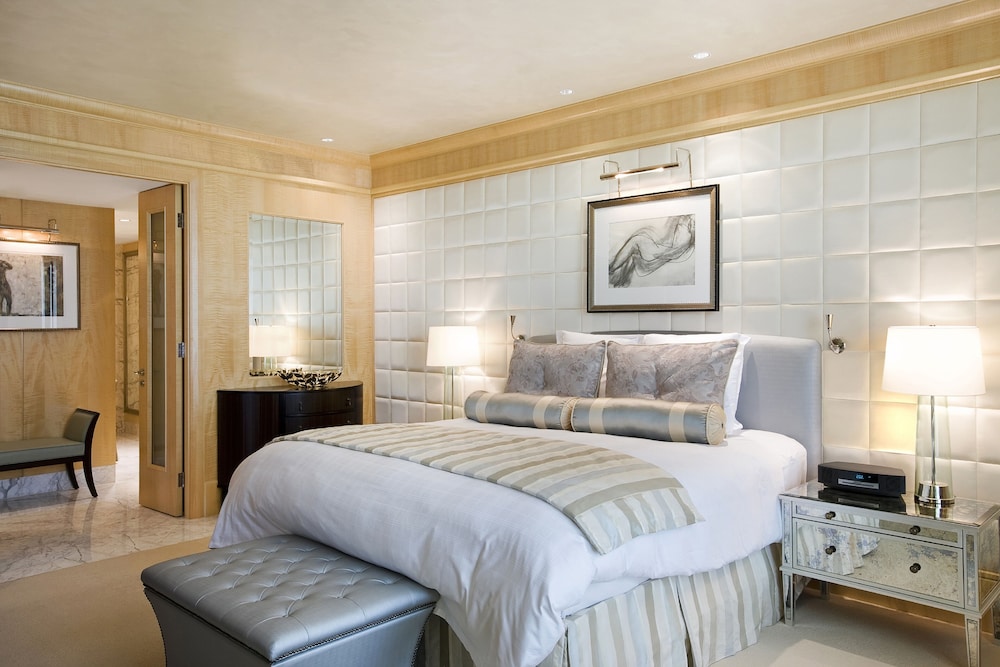 the ritz carlton dubai international financial centre