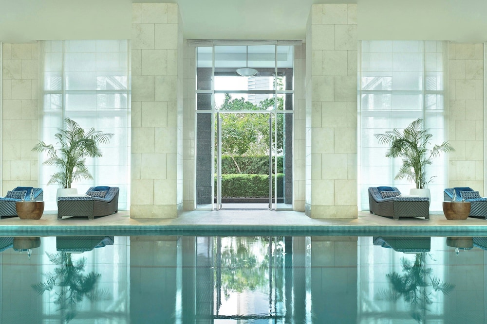 the ritz carlton dubai international financial centre